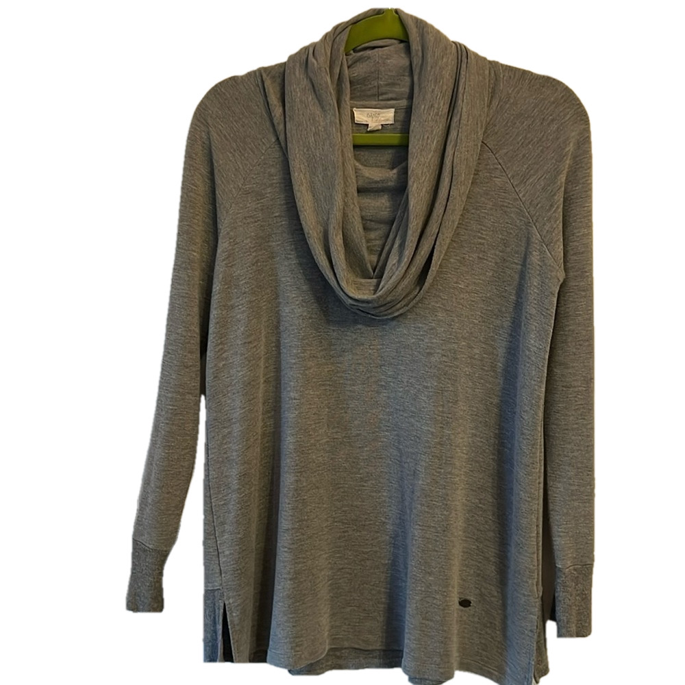 Cupio Women’s long sleeve grey pull over Medium cowl neck Shirt
